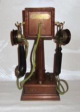 Téléphone ancien - Wich - Modèle "passe-fil"